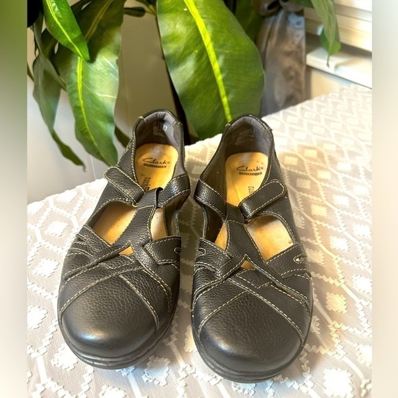 Clark’s Soft Cushion Leather Mary Janes Women’s Size 7.5 - Picture 4 of 11